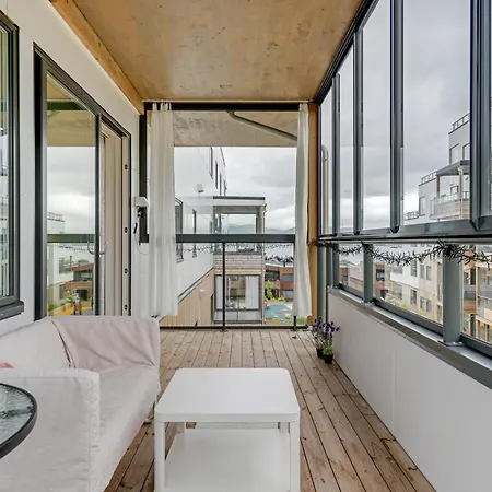 Arctic Aurora Escape I Balcony I New & Modern 公寓